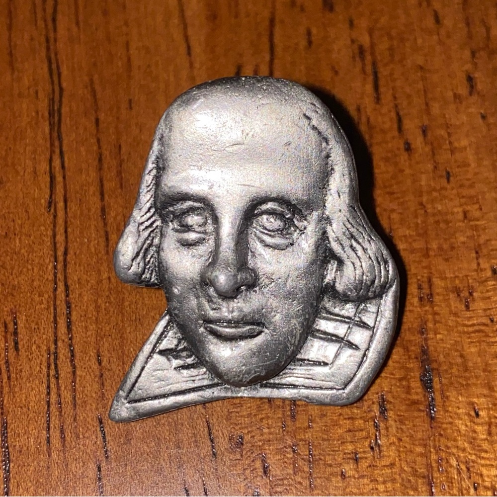 William Shakespeare Silver Pin
